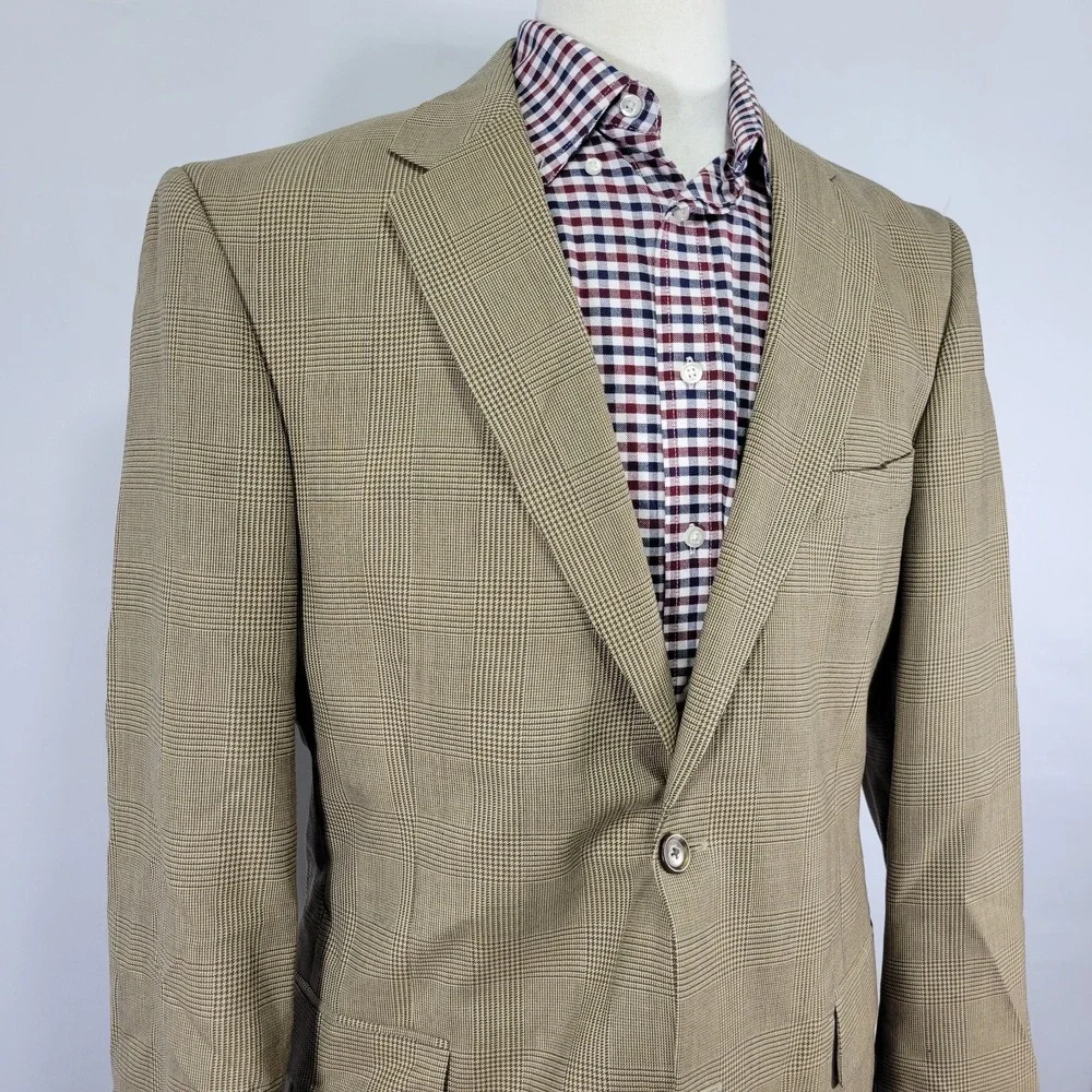 JOS A‎ BANK Men's Sport Coat Blazer Two Button Beige Plaid Wool Size 42L